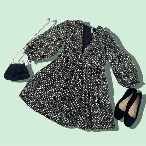 Urban Outfitters Dresses & Skirts - Urban Outfitters Olive Green, Black and Gold Long Sleeve Boho Dress - Med